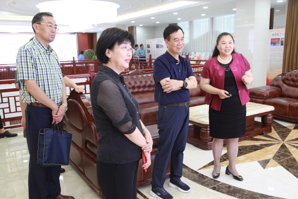 2019年9月17日，連云港市人力資源和社會(huì)保障局程曉紅局長(zhǎng)蒞臨鷹游集團(tuán)交流指導(dǎo)